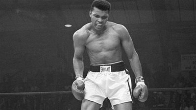  في ذكرى التتويج ببطولة العالم.. أبرز المعلومات عن أسطورة الملاكمة محمد علي كلاي