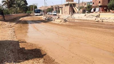 محافظ أسوان يوجه بسرعة تنفيذ مشروع تطوير مزلقان الخلاصاب 