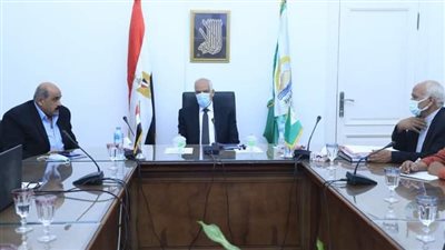 65 ألف جنيه للمدفن العادي.. محافظ الجيزة يشهد القرعة الإلكترونية على 4368 جبانة