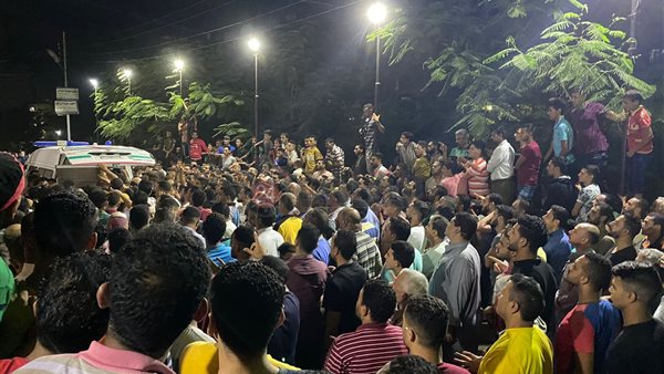 جانب من تشييع الجثمان