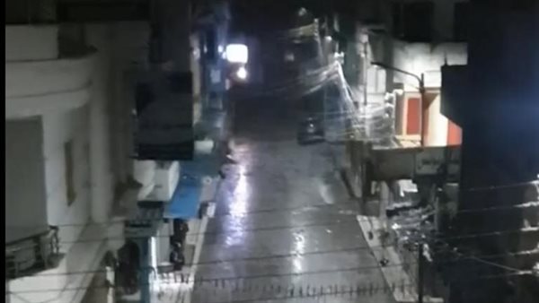 أمطار متوسطة تسقط