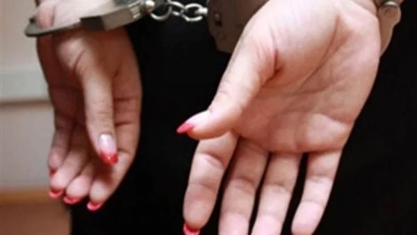 أم وابنتها متهمين