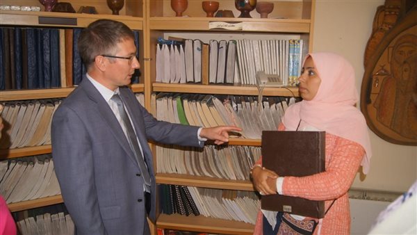 القنصل الروسى خلال