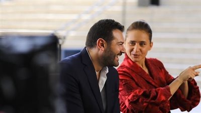 عمرو يوسف برفقة نيللي كريم من كواليس وعد إبليس: استمتعت بالعمل معها