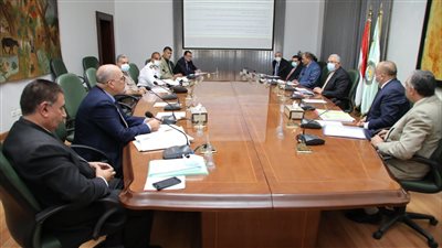وزير الزراعة يعقد اجتماعًا مع مجلس أمناء محطة الزهراء للخيول
