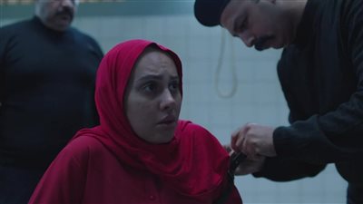 ياسمين رئيس بالبدلة الحمراء في الحلقات الأولى من 60 دقيقة