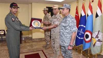 القائد العام للقوات المسلحة يشهد عددًا من الأنشطة ضمن فعاليات التدريب المشترك النجم الساطع 2021 