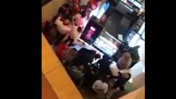 انتحار فتاة المول