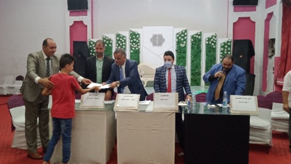 تكريم الأوائل بنقابة