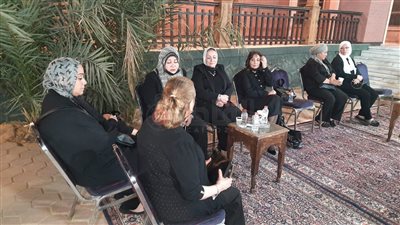 عفاف شعيب تستقبل عزاء شقيقتها |صور