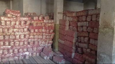 ضبط أمين فرع الجملة بكفر الدوار بتهمة احتكار سلعة مدعمة 