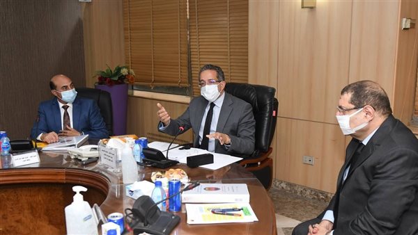 اجتماع وزير السياحة