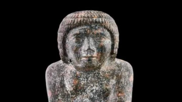 الكاهن حتب دى إف