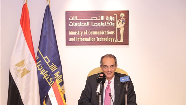 الدكتور عمرو طلعت