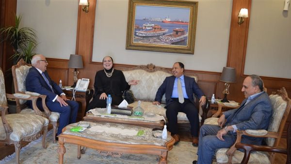 محافظ بورسعيد يستقبل