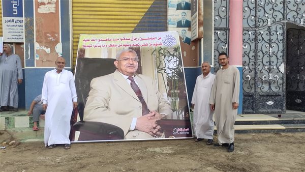 الراحل محمود العربي