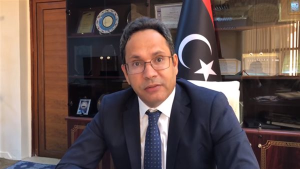 الدكتور عادل جمعة