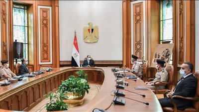 السيسي يطلع على الموقف التنفيذي لعدد من المنشآت بالعاصمة الإدارية الجديدة