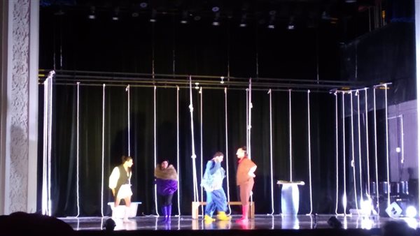 العرض المسرحي لطيور