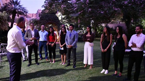 وزير الرياضة يشهد