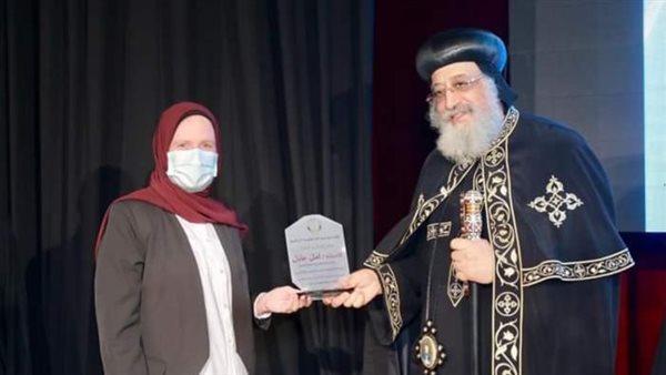 البابا يشهد تخريج