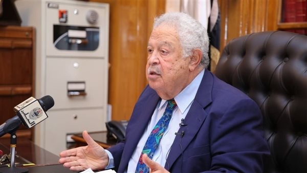 رجائي عطية نقيب المحامين