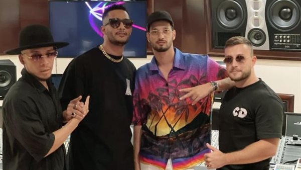 محمد رمضان ومطرب