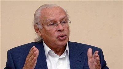 تفاصيل احتجاز جورج إسحق بمطار القاهرة | خاص