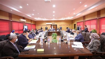 وزير التعليم العالي يوجه بضرورة إعداد وتأهيل صغار الباحثين بالمراكز والهيئات البحثية