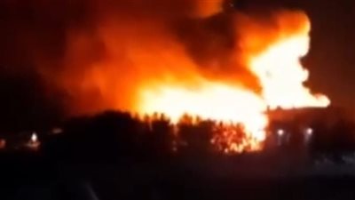 حريق بمصنع خشب بمدينة الحرفيين بالغردقة.. ومحافظ البحر الأحمر ينتقل لموقع الحادث