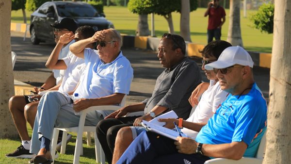 اللجنة الفنية لنادي