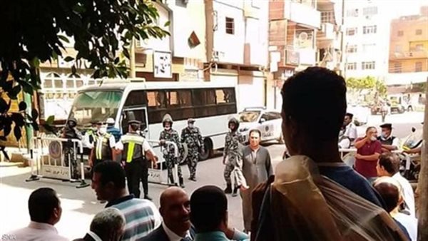 إخلاء مجمع محاكم