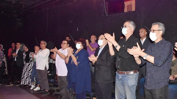 وزيرة الثقأفة خلال