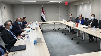 وزير الخارجية يبحث مع نظيرته الألبانية سبل تعزيز التعاون الثنائي 