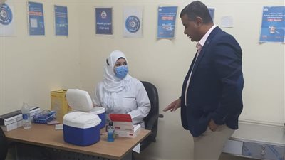 وكيل صحة أسوان يتابع سير العمل بمراكز تلقي لقاح كورونا 