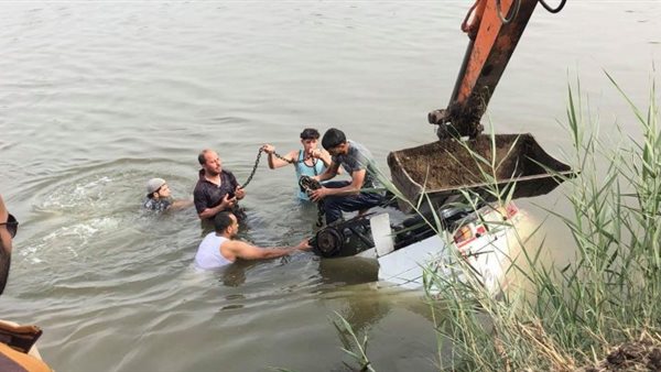 سقوط سيارة_إرشيفية