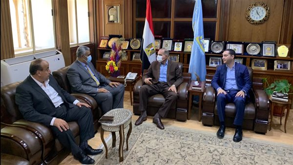 محافظ كفر الشيخ ومدير