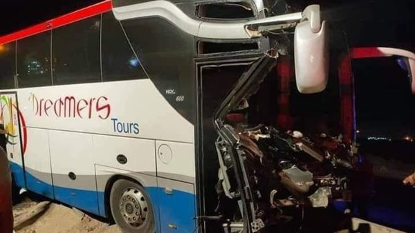  تصادم حافلة سياحية
