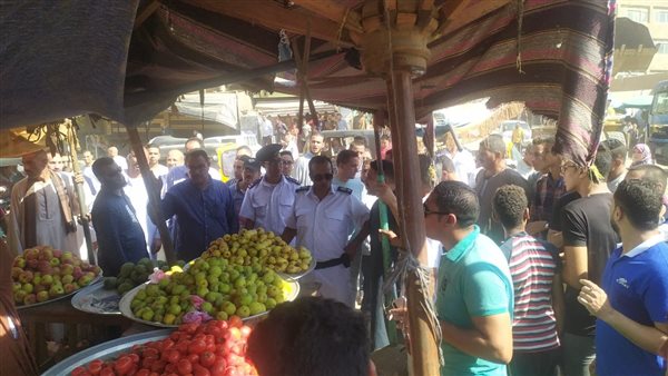 حملة إشغالات بمركز