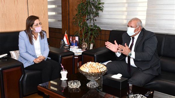 وزيرة التخطيط تلتقي