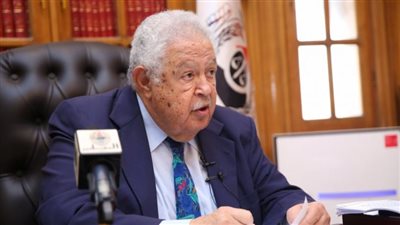 رجائي عطية يصدر قرارًا بشأن نادي المحامين بأسيوط الجديدة