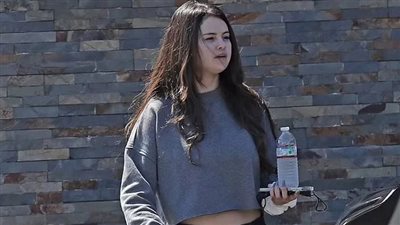 سيلينا جوميز تفاجئ الجمهور بوزن زائد في أحدث ظهور 