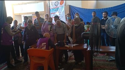 لليوم الثاني.. مراكز التطعيم الجديدة ببورسعيد تشهد إقبالًا من المواطنين للحصول على لقاح كورونا | صور 