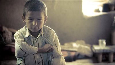 وكيل وزارة الأوقاف الأسبق: يُحرم تبني الأطفال في هذه الحالة