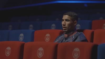 للمرة الثانية.. لاعبو المغرب يدعمون أشرف حكيمي بعد تعرضه إلى صافرات استهجان في ملعب تل أبيب