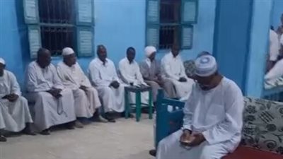 أسرة المشير طنطاوي تتلقى واجب العزاء بمسقط رأسه بأسوان.. وأحد أقاربه: خدم الوطن وأهالي قريته