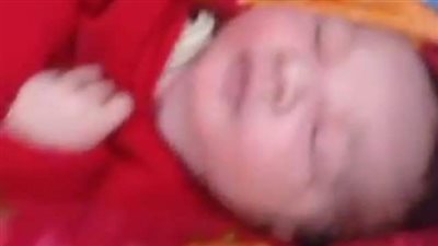 للمرة الثالثة خلال الأسبوع.. العثور على طفل حديث الولادة داخل شيكارة أسمنت بسوهاج | صور