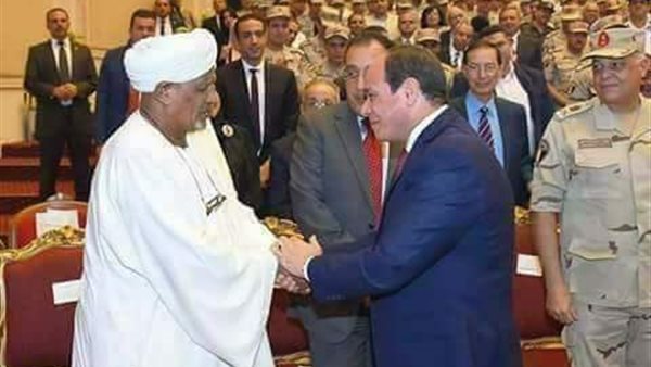 أحمد إدريس مع الرئيس