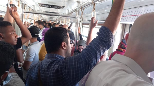 ازدحام داخل عربات