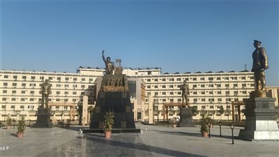 بعد يوم من وفاته.. وضع تمثال للراحل المشير طنطاوي في قلب محافظة أسوان